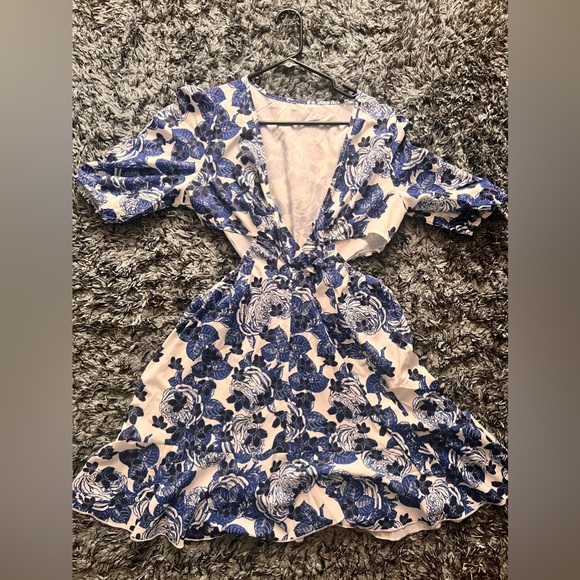 Floral Print Plunging Neck Tie Front Cut Out Waist Puff Sleeve Dress - New - Picture 3 of 3